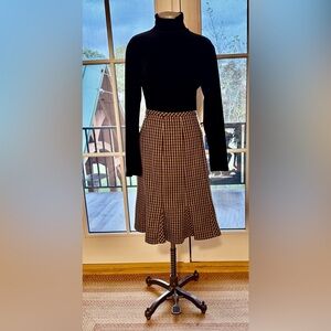 Chic Houndstooth 100% Wool Skirt